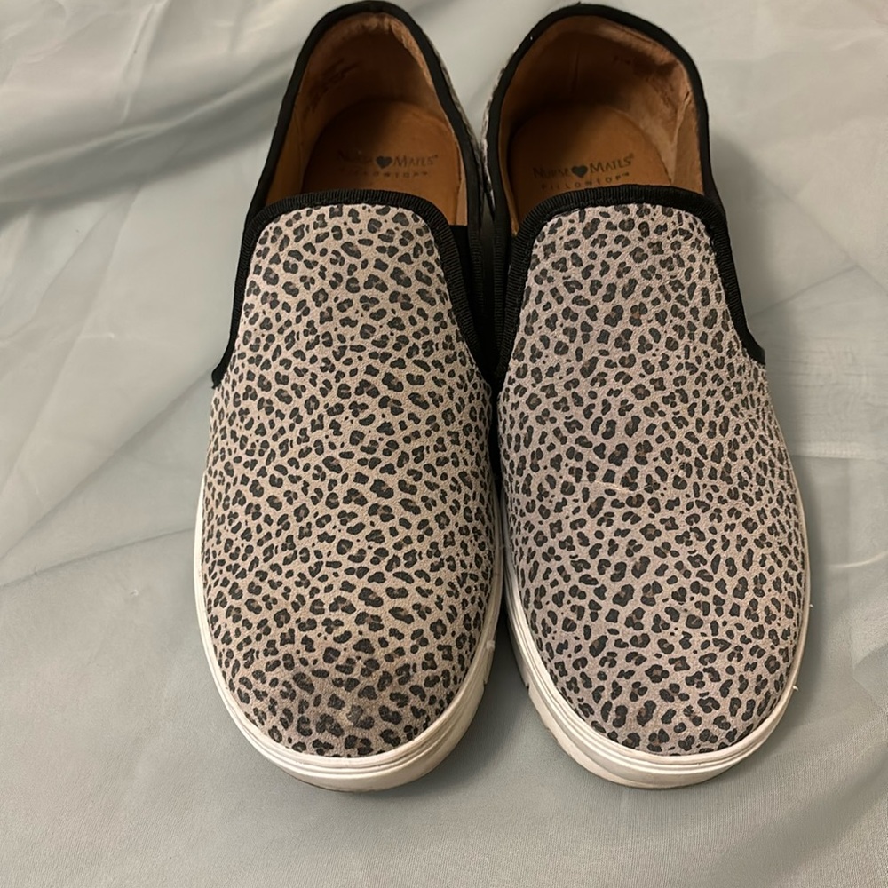 Nurse Mates 9.5 leopard print